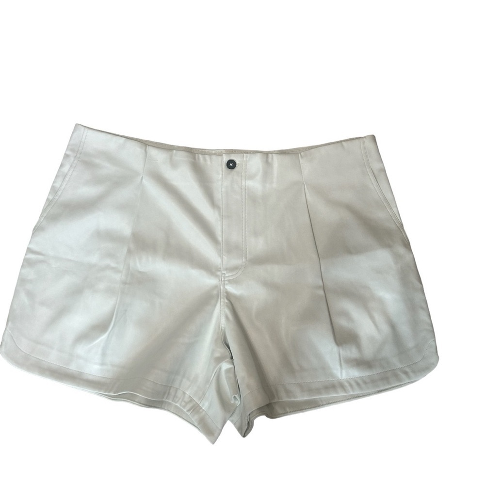 NWOT AVEC LES FILLES FAUX LEATHER SHORTS Size 2X